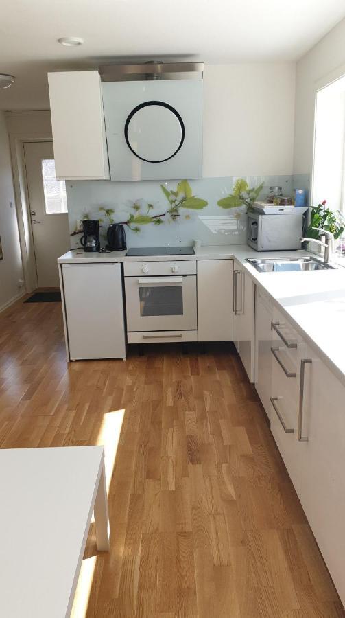 Modern Basement Apartments Stavanger, Sola Airport, Kjerag, Preikestolen ภายนอก รูปภาพ